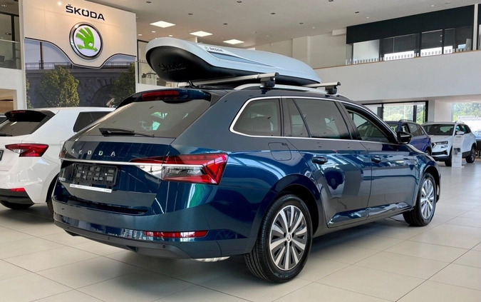 Skoda Superb cena 173490 przebieg: 4, rok produkcji 2024 z Pajęczno małe 79